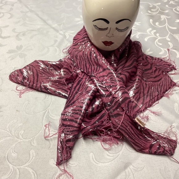 Sparkly shawl. Uniqie. Sift n cuddly. BLING TOO - Picture 7 of 8